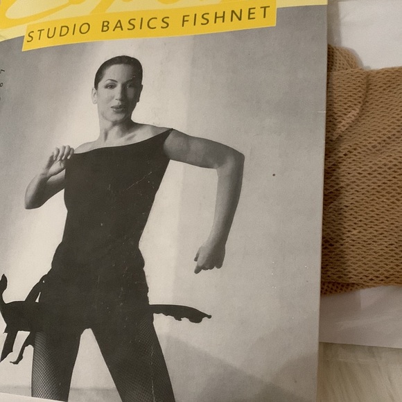 Capezio Fishnets - Caramel / Light Brown - Size L/XL - BRAND NEW! - Picture 3 of 3